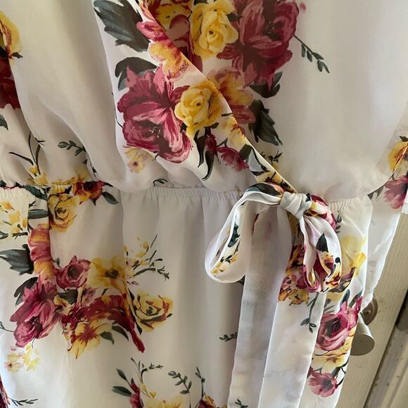 Bailey blue beige floral burgundy,yellow & green Romper fully lined V ne… - Picture 3 of 9